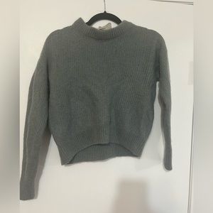 Everlane Grey Sweater - size small